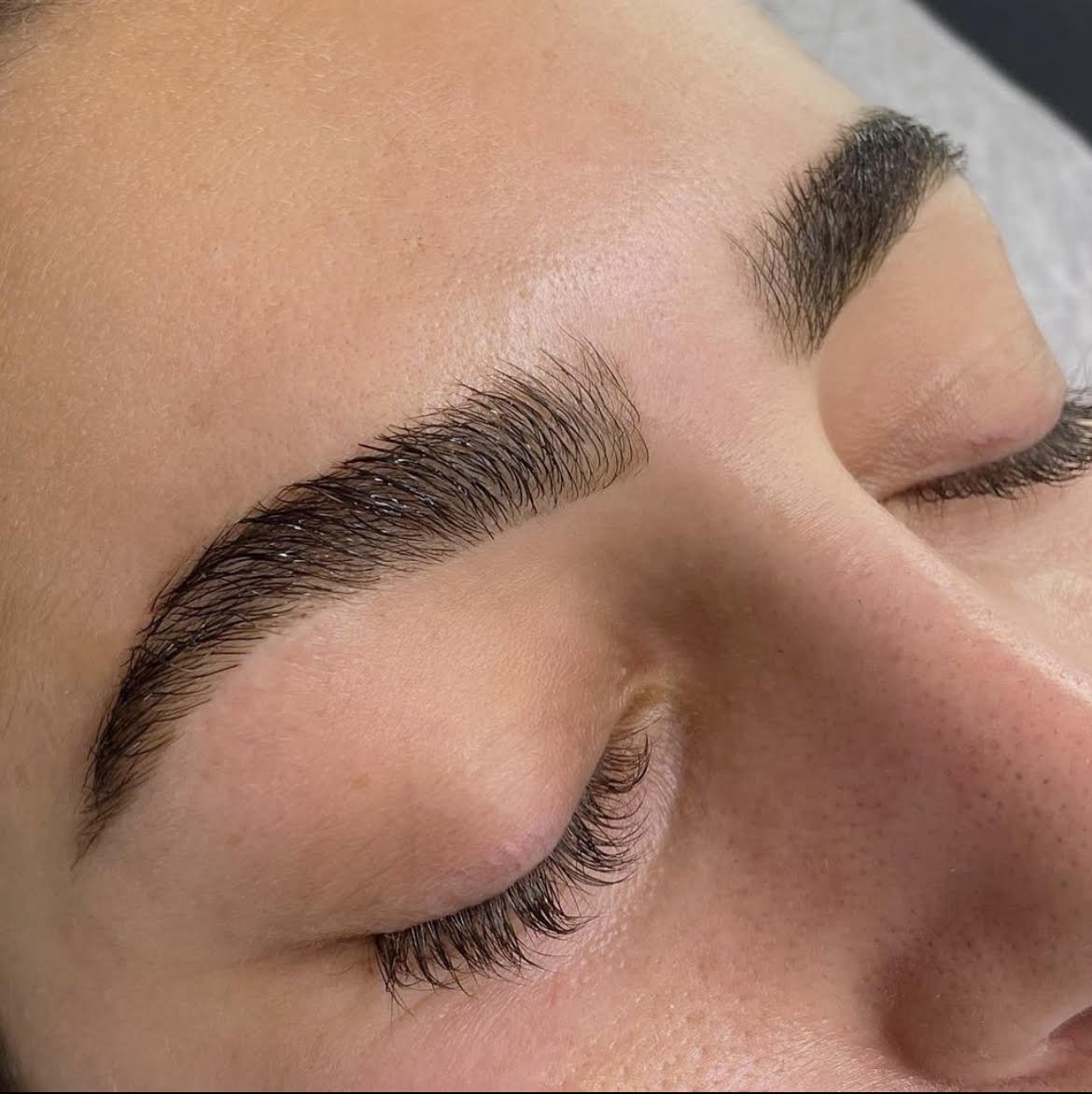Brow lamination close-up result